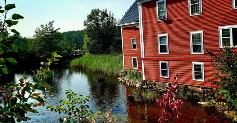 This Charming New Hampshire Town Offers The Perfect Low-Stress Retirement Lifestyle