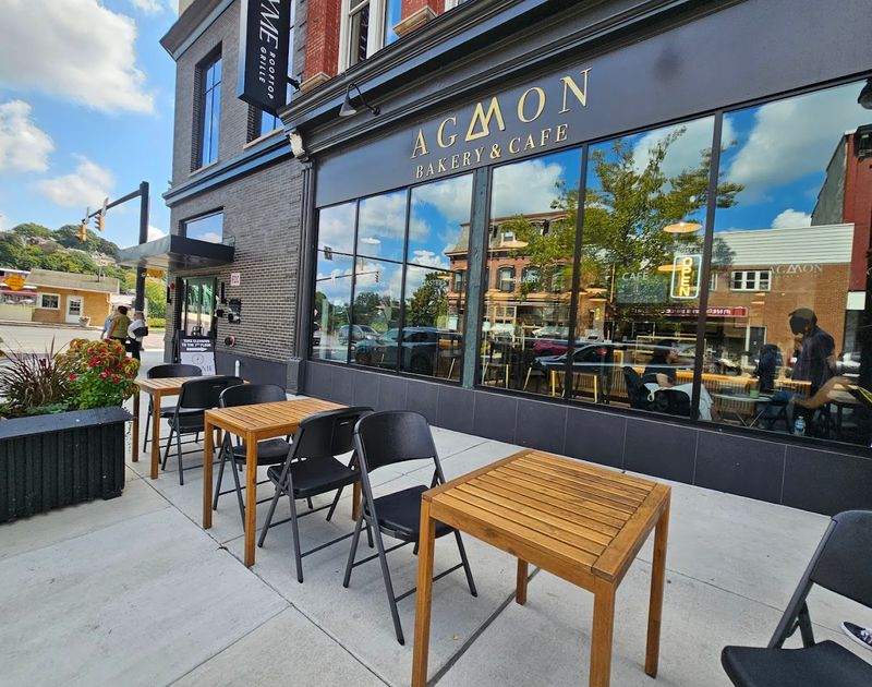 The Location Is Right In The Heart Of Easton