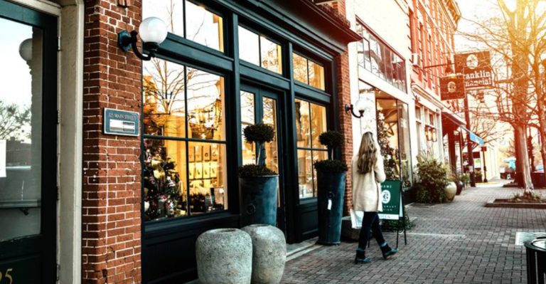 This Charming Small Town In Georgia Is Perfect For A Slow Weekend Drive