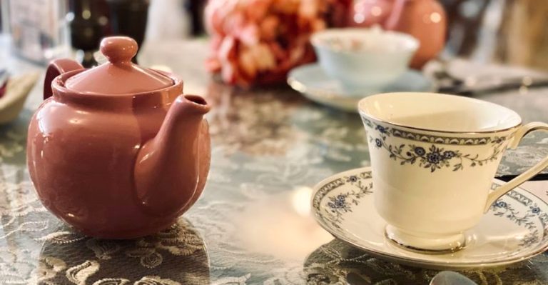 This Charming Tea Parlor In Canfield, Ohio Feels Like A Lovely Little Getaway
