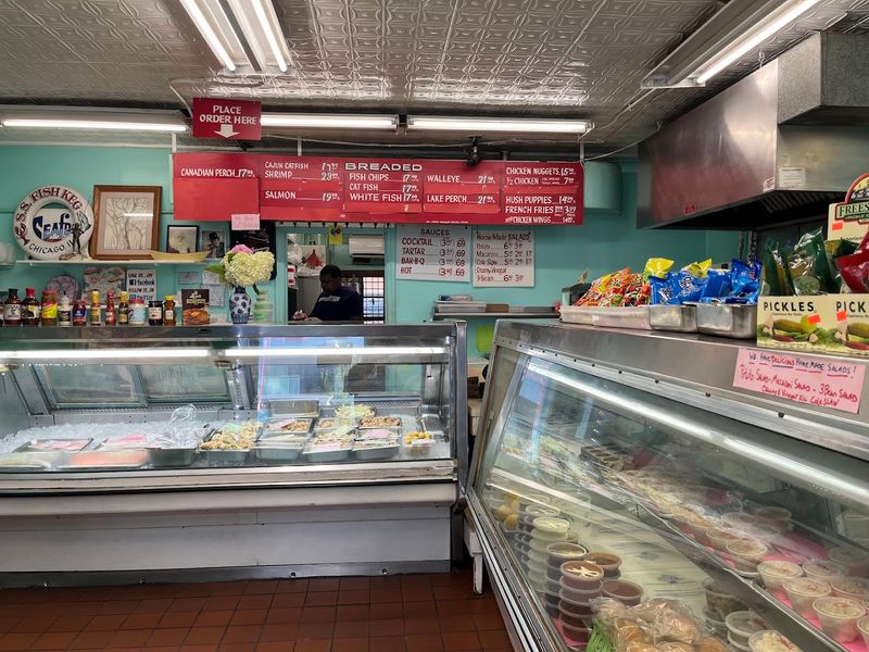 This Chicago, Illinois Takeout Spot Serves Generous Portions Of Seafood Comfort
