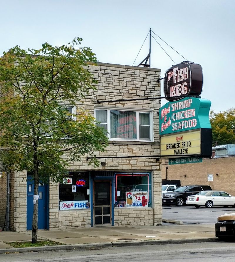 This Chicago, Illinois Takeout Spot Serves Generous Portions Of Seafood Comfort