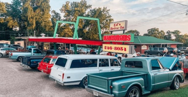 This Classic Alabama Drive-In Still Serves Burgers Locals Swear Taste Just Like Day One