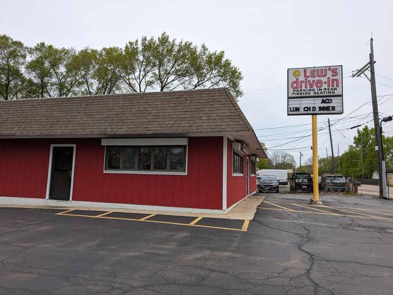 The Exact Location That Keeps Regulars Rolling In