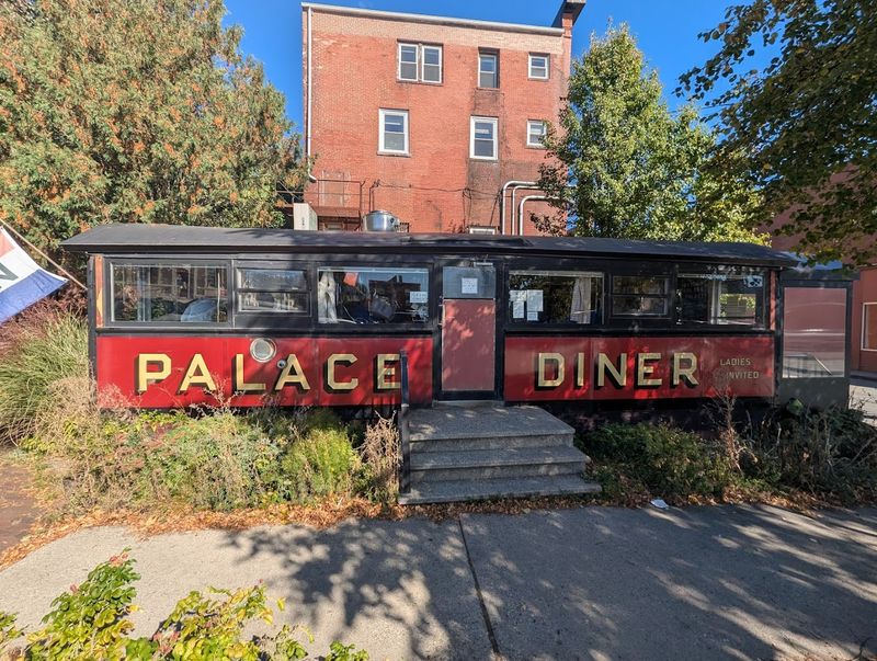 A Real Vintage Railroad Dining Car