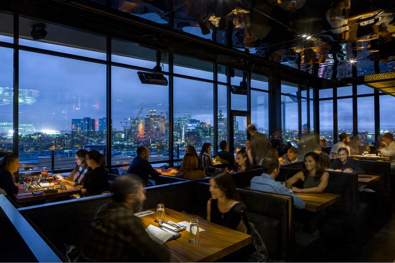 Why El Five Fits A Romantic Valentine’s Evening