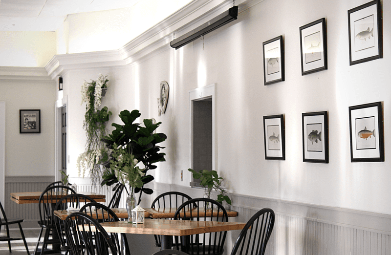 Decor That Says Coastal Without Trying Too Hard
