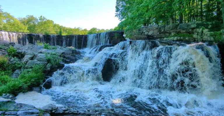 This Connecticut Park Hides A Waterfall, Covered Bridge, And Perfect Picnic-Day Energy