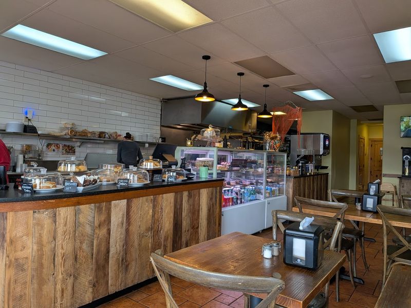 Mountain Town Mood, No Fuss