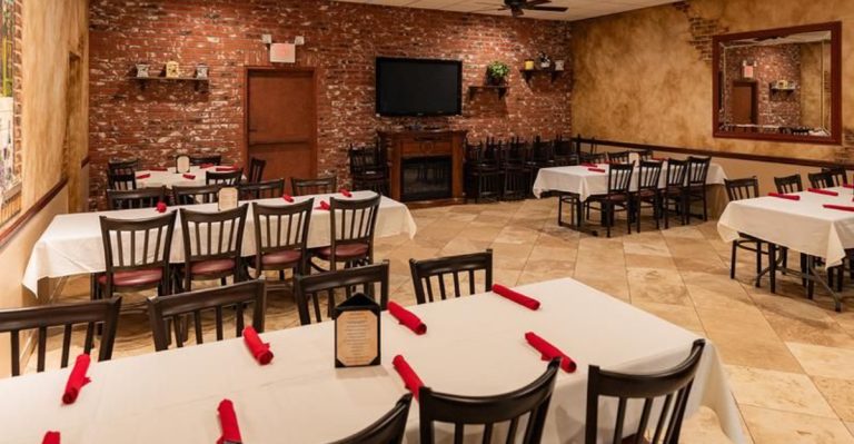 This Cozy Hole-In-The-Wall Arizona Italian Eatery Serves Pasta And Cutlets That Truly Feel Like Sunday At Home