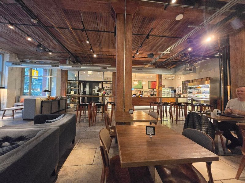 Cozy, Lounge-Style Vibes