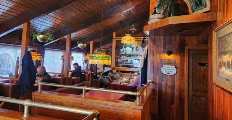 This Cozy Ohio Restaurant Is The Perfect Place To Eat In 2026