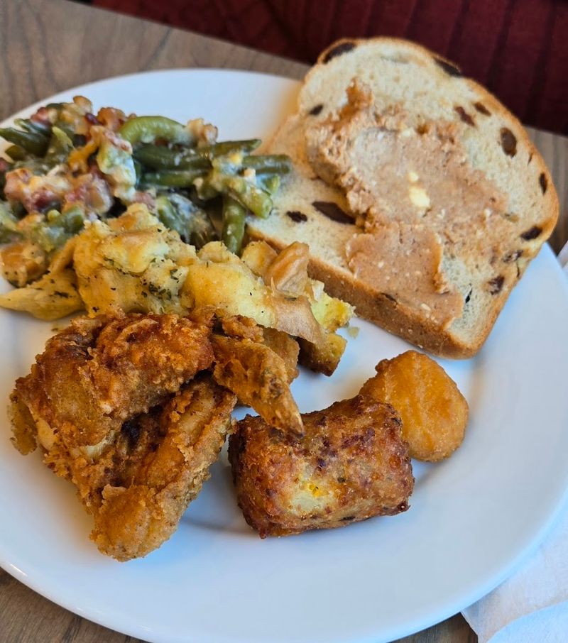 The Fried Chicken Here Has Earned Its Own Fan Club