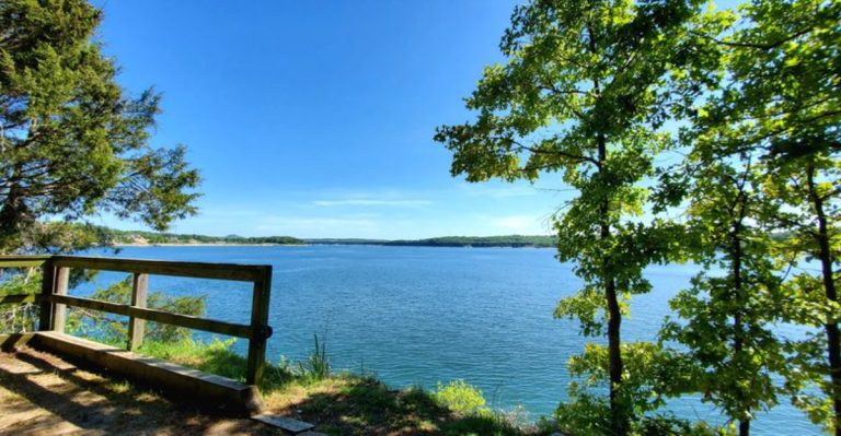 This Crystal-Clear Arkansas Lake Is The Peaceful Summer Escape Most Travelers Miss