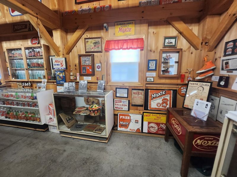 Maine's Most Beloved Obsession In One Room