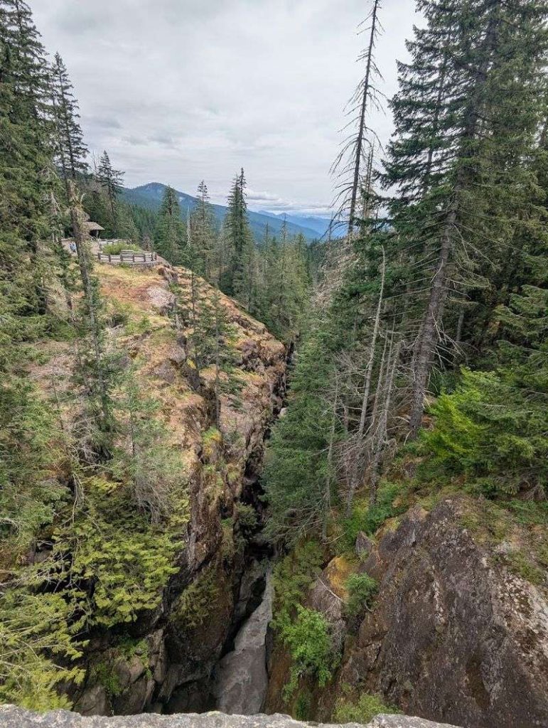 This Deep Washington Canyon Hides The Secret Entrance To A Real-Life ...