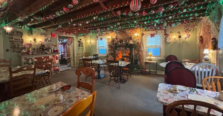 This Delightful Tea Room In Pennsylvania Feels Like Walking Into A Storybook