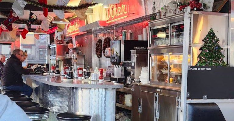 This Down-To-Earth Pennsylvania Restaurant Serves The Best Fried Pickles Around