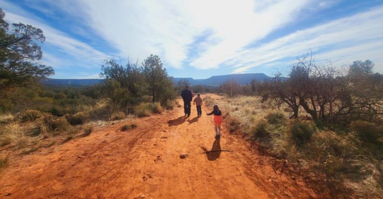 This Easy 2.8 Mile Hike In Arizona Is So Scenic, You’ll Be Thinking About It For Days