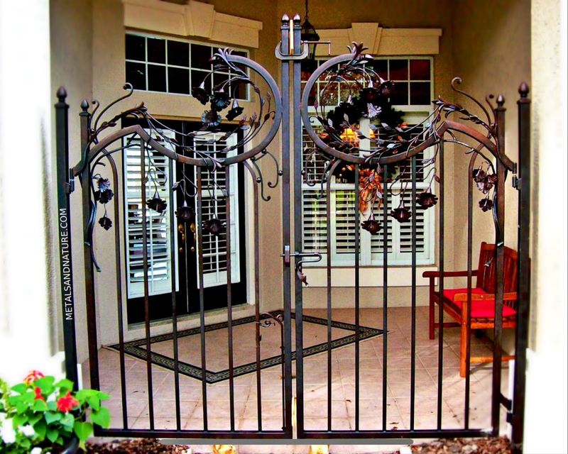 The Mossy Hollow Market Experience