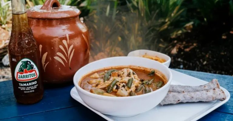 This Family-Owned Oregon Mexican Restaurant Has Become A Fall Favorite For Locals