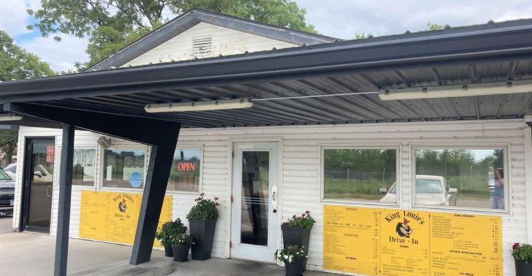 This Famous Illinois Drive-In Serves Burgers The Same Way It Has For Generations