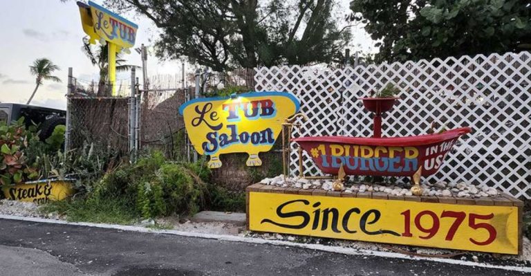 This Florida Burger Spot Is So Beloved, Locals Say It’s Worth Every Minute In Line