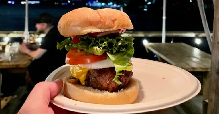 This Florida Restaurant Is Famous For A Cheeseburger People Drive Miles For