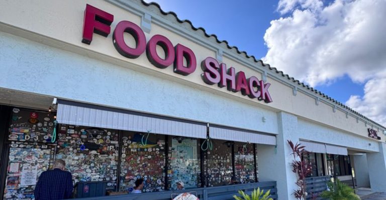 This Florida Strip Mall Spot Has Shockingly Good Seafood