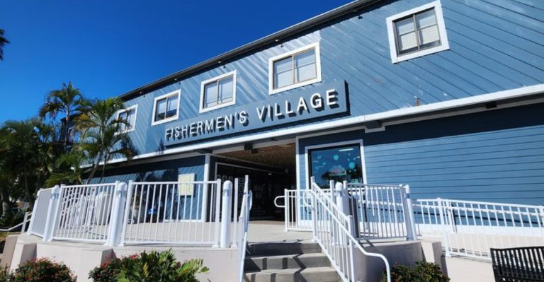 This Florida Waterfront Spot Feels Like A Hidden Paradise