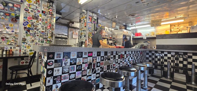 Sticker-Splashed Vibe