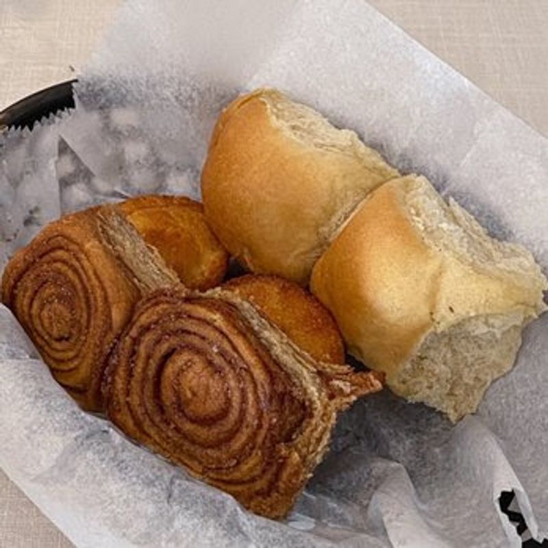 A Welcome That Starts With Bread Service