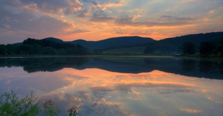 This Georgia Mountain Town Is So Peaceful, Even Locals Go There To Unwind