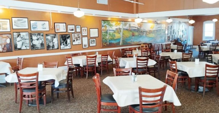 This Georgia Restaurant Has Stayed Busy For Years And Is Still A Local Favorite