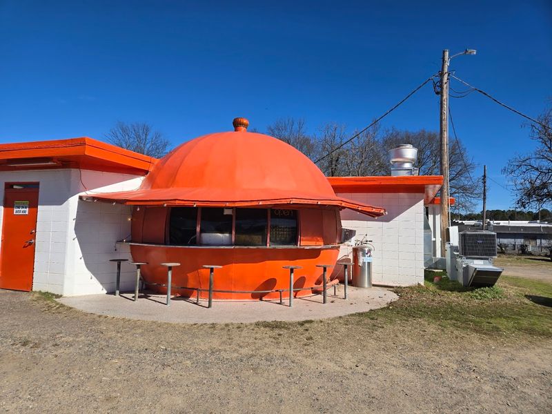 This Giant Orange Building Stops Drivers In Their Tracks