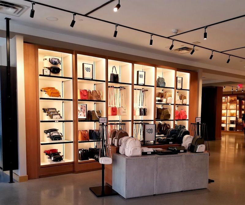 Where Iconic Handbags Meet Unbeatable Prices