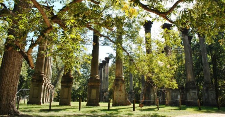 This Haunting Mississippi Ruin Looks Like The Last Scene Of A Forgotten Southern Mansion