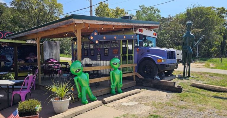 This Hidden Arkansas Restaurant Leads To A Small-Town Burger Worth The Drive In 2026