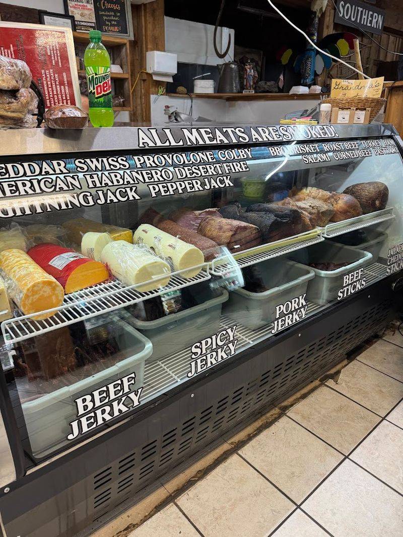 This Hidden Arkansas Smokehouse Serves Giant Cinnamon Rolls Worth The Road Trip