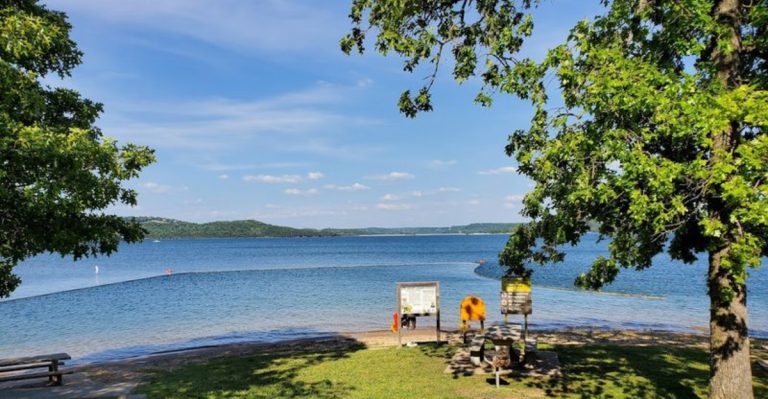 This Hidden Arkansas Swim Beach Feels Like A Vacation Without The Plane Ticket