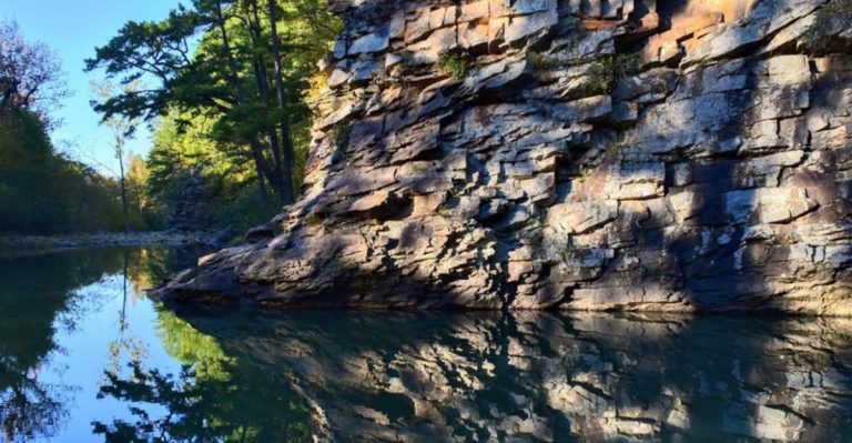 This Hidden Cliffside Swimming Hole In Arkansas Feels Like A Summer Dream