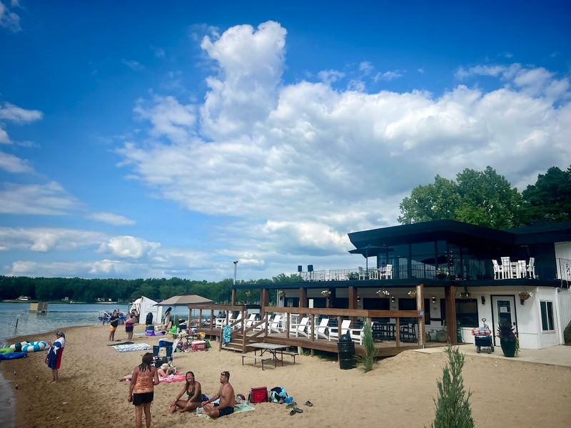 This Hidden Crystal-Clear Lagoon Is A Summer Oasis In Northern Illinois