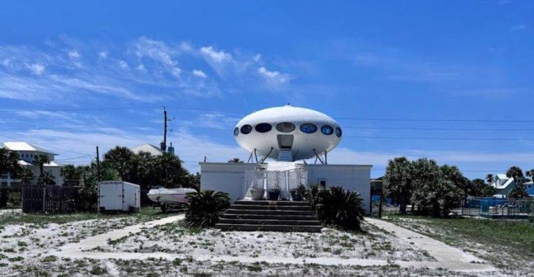 This Hidden Florida UFO House Feels Like Something From Another Planet