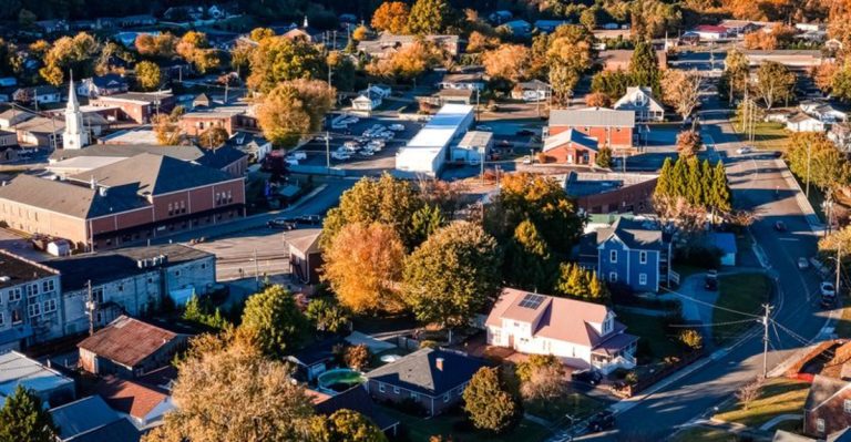 This Hidden Georgia Mountain Town Is So Underrated, Even Most Georgians Haven’t Found It Yet