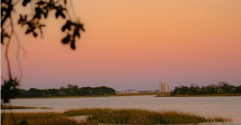 This Hidden North Carolina Beach Town Feels Like The Coast Locals Don’t Want Tourists To Find