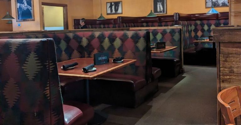 This Hidden Restaurant In Mesa, Arizona Is Serving Steaks That Feel Like A Big Discovery (And Most Delicious One)