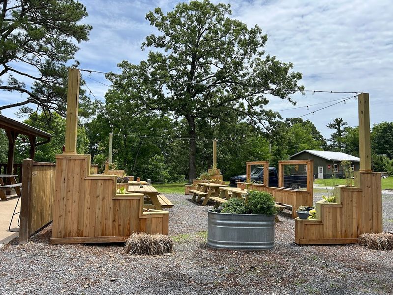 A Scenic Ozark Drive That Builds Anticipation