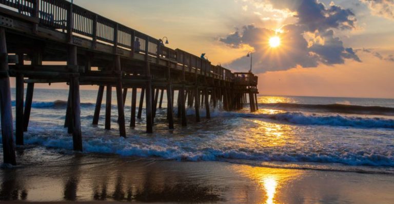 This Hidden Virginia Beach Town Feels Like The Coast Locals Don’t Want Tourists To Find