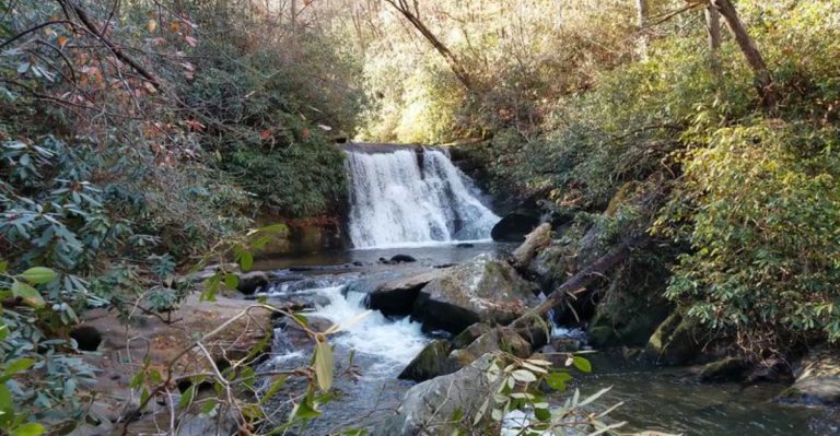 This Hidden Waterfall In North Carolina Looks Like Something Out Of A Fairytale