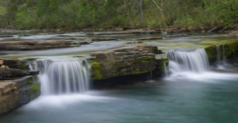 This Hidden Waterfall Swimming Hole In Arkansas Is A Summer Gem You Need To Visit